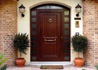 Деревянные двери: элегантность и надежность в вашем доме